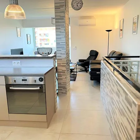 3 Pieces Refait A Neuf Avec Parking, 4 Couchages, Proche Et Commerces - - Fr-1-251-584 *