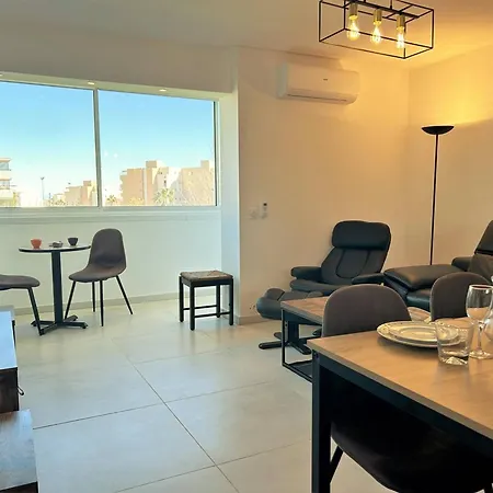 3 Pieces Refait A Neuf Avec Parking, 4 Couchages, Proche Et Commerces - - Fr-1-251-584 Appartement Le Lavandou