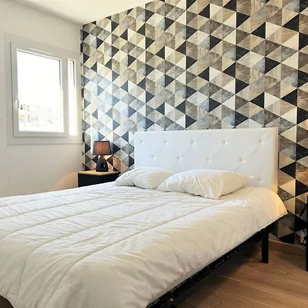 3 Pieces Refait A Neuf Avec Parking, 4 Couchages, Proche Et Commerces - - Fr-1-251-584 Appartement *